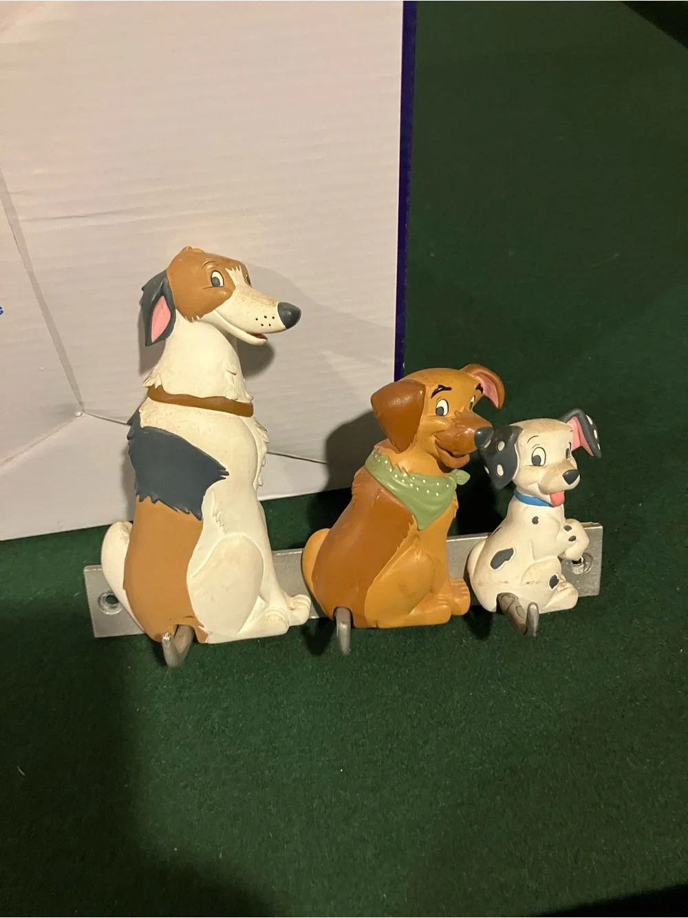 GUC Disney Store 102 Dalmatians 3 Hook Leash/Key Holder RARE w/mounting screws
